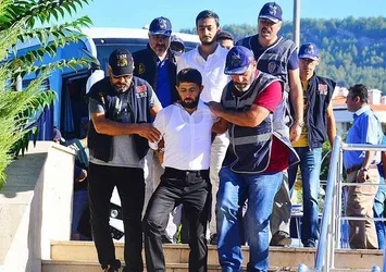 Erdoğan'a suikast girişimi: Darbeci 11 asker tutuklandı