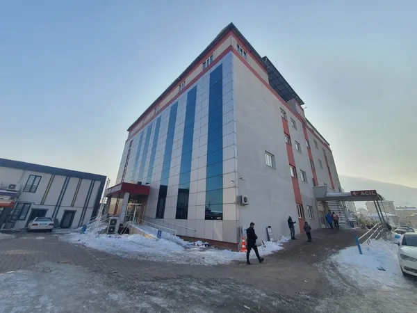 depremin-merkezinde-sahte-doktor-skandali-4-gun-boyunca-1676209808690.jpg Depremin merkezinde sahte doktor skandalı! 4 gün boyunca... - 3