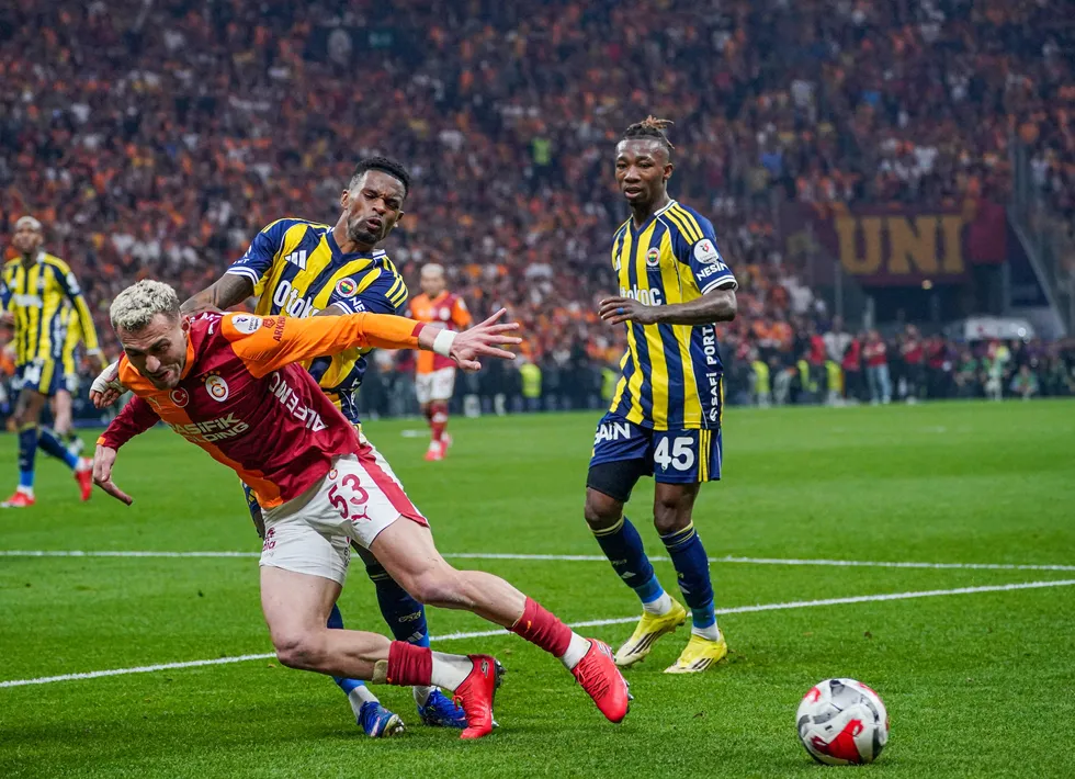 devler-ligi-yolunda-kritik-viraj-ferbahce-evinde-basaksehiri-agirlayacak-1777731236127.jpg Devler Ligi yolunda kritik viraj! Fenerbahçe evinde Başakşehir'i ağırlayacak - 5