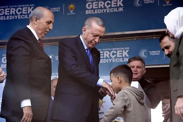 ak-parti-mugla-mitingi-baskan-erdogandan-onemli-aciklamalar-31-martta-milli-irade-bayramini-ilan-edecegiz-1709481076159.jpeg