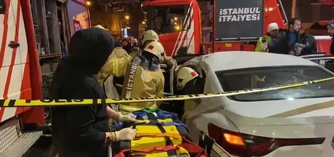 İstanbul’da tramvay ile otomobil çarpıştı: Sürücü araçta sıkıştı