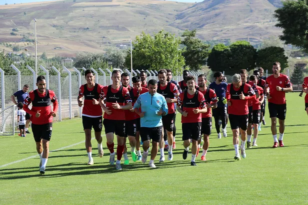 super-kupa-final-maci-ne-zaman-saat-kacta-2022-trabzonspor-sivasspor-maci-hangi-kanalda-yayinlanacak-1659098360387.jpg Süper Kupa final maçı ne zaman, saat kaçta? 2022 Trabzonspor Sivasspor maçı hangi kanalda yayınlanacak? - 4