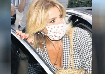 Gülben Ergen'den maskeli gönderme!