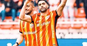 Talha ve Karimi ilk gollerini attı