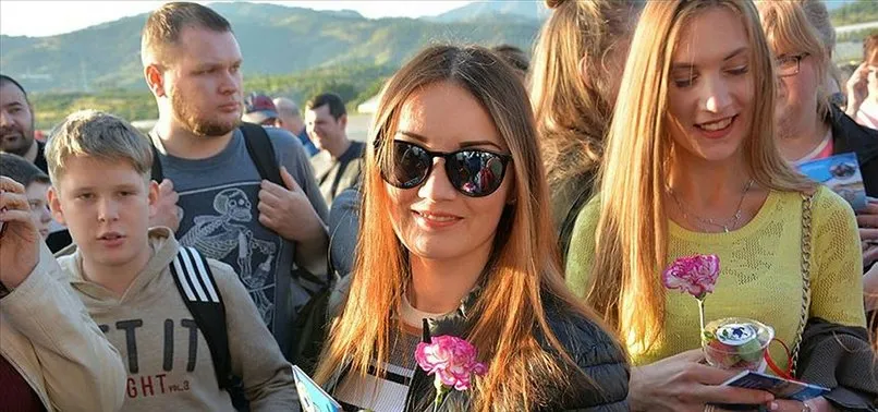 Rus turistte tüm zamanların rekoru! Antalya'da geçen yılın toplam rakamı 10 ayda aşıldı