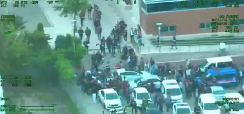 Film sahnesi değil! İzmir'de filmleri aratmaya uyuşturucu operasyonu kamerada