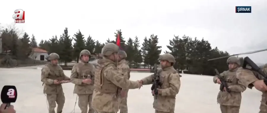 vatan-nobetindeki-mehmetcikten-tum-turkiyeye-bayram-mesaji-1773994145262.jpeg Vatan nöbetindeki Mehmetçik’ten tüm Türkiye’ye bayram mesajı - 2