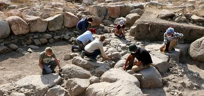 Yozgat’ta 3 bin 500 yıllık mozaik bulundu