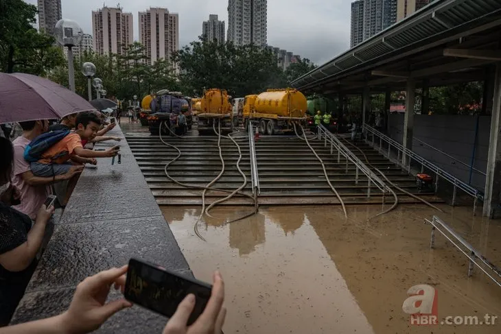 140 yılın en şiddetli yağışı! Hong Kong sular altında: 110 yaralı