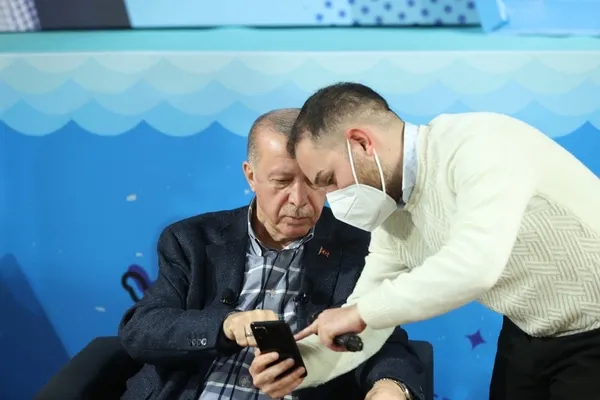 Trabzon'daki gençlerle buluşma toplantısında ortaya çıktı! Başkan Erdoğan'ın adaşı isminin hikayesini anlattı - 4