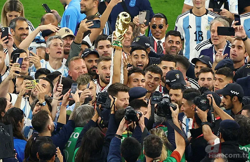 Arjantin'in kalecisi Emiliano Martinez'den büyük tepkiye neden olan bel altı hareket 10