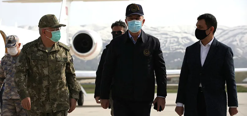 Sınırda sıcak saatler! Pençe Yıldırım Operasyonu'nun üssü belli oldu! Hulusi Akar ve komutanlar bölgede...