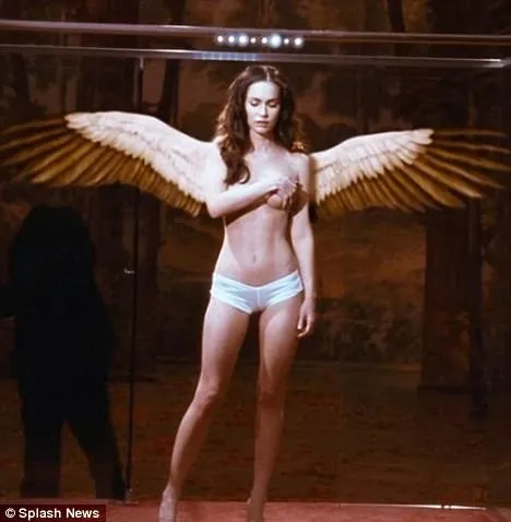 Megan Fox melek oldu!