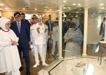 Başkan Erdoğan ve eşinden Savarona'ya ziyaret