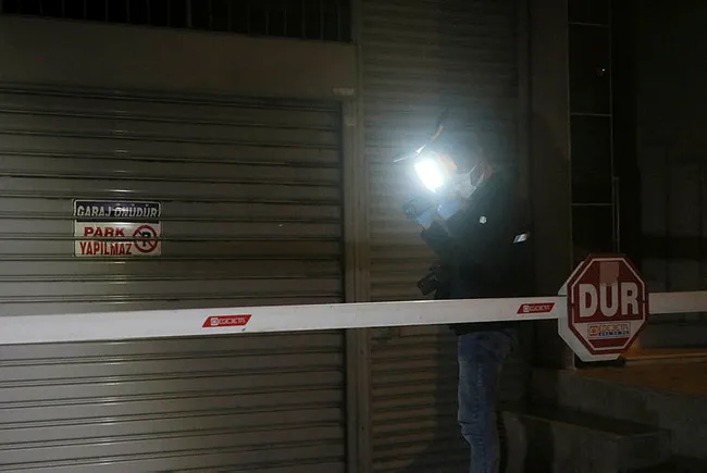 İzmir’de inanılmaz olay! Eski sevgilisinin oğlundan kaçarken balkondan düştü - 4