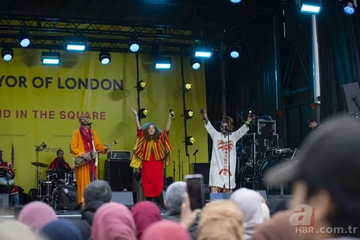 Londra’daki ünlü Trafalgar Meydanı’nda Ramazan Bayramı kutlandı