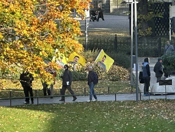 İsveç’in başkenti Stockholm’de PKK gösterisi! Türkiye’ye alçak saldırı