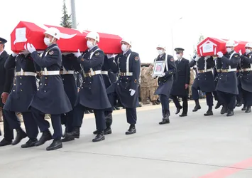 Son dakika: Resulayn şehitleri Jandarma Yüzbaşı Yasin Kurt ve Uzman Çavuş Oğuzhan Anar'a veda!