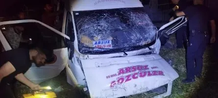 hatayda-yolcu-minibusu-takla-atti-12-kisi-yaralandi-1650747271236.jpg Hatay'da yolcu minibüsü takla attı: 12 kişi yaralandı - 4