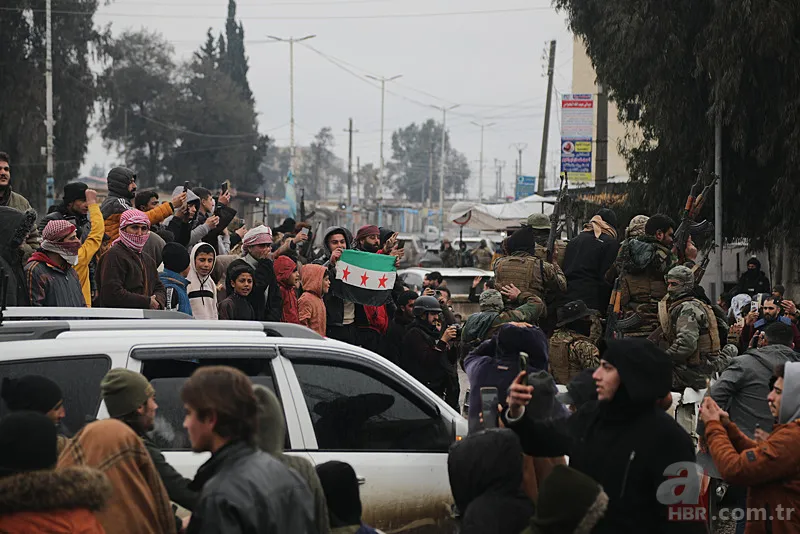 Suriyelilerden temizlik kutlaması! YPG çöktü: Rejim asıl şimdi düştü 22