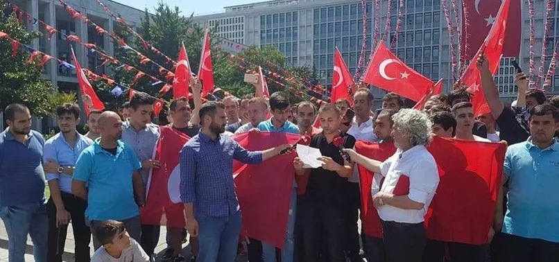 Ekrem İmamoğlu'nun Beltur'dan çıkardığı işçilerden İBB önünde basın açıklaması