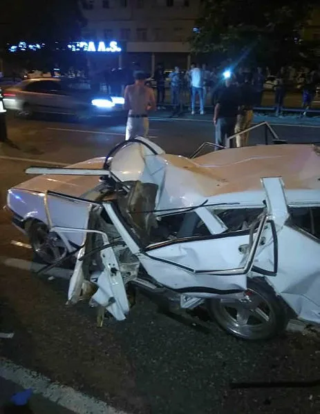Son dakika haberleri | Samsun'da korkunç kaza! TIR'ın çarptığı otomobil hurdaya döndü: 1 ölü, 2 yaralı - 1