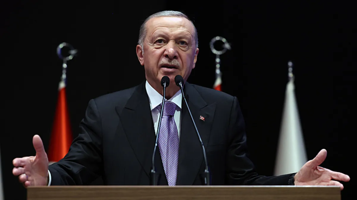 Başkan Erdoğan'dan Özgür Özel'e: Millete özür borcun var