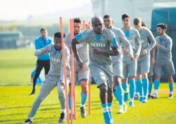 Sturridge ve Ekuban takımdan ayrı