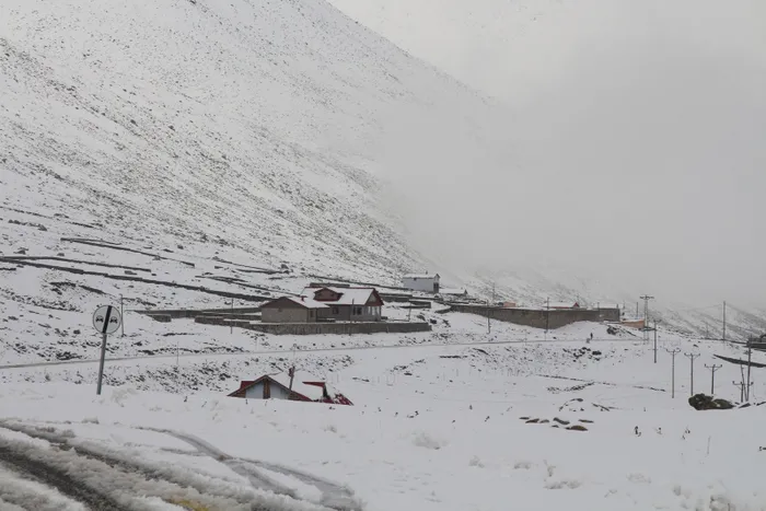 Karadeniz’de mevsimin ilk karı yaylalara yağdı - 1