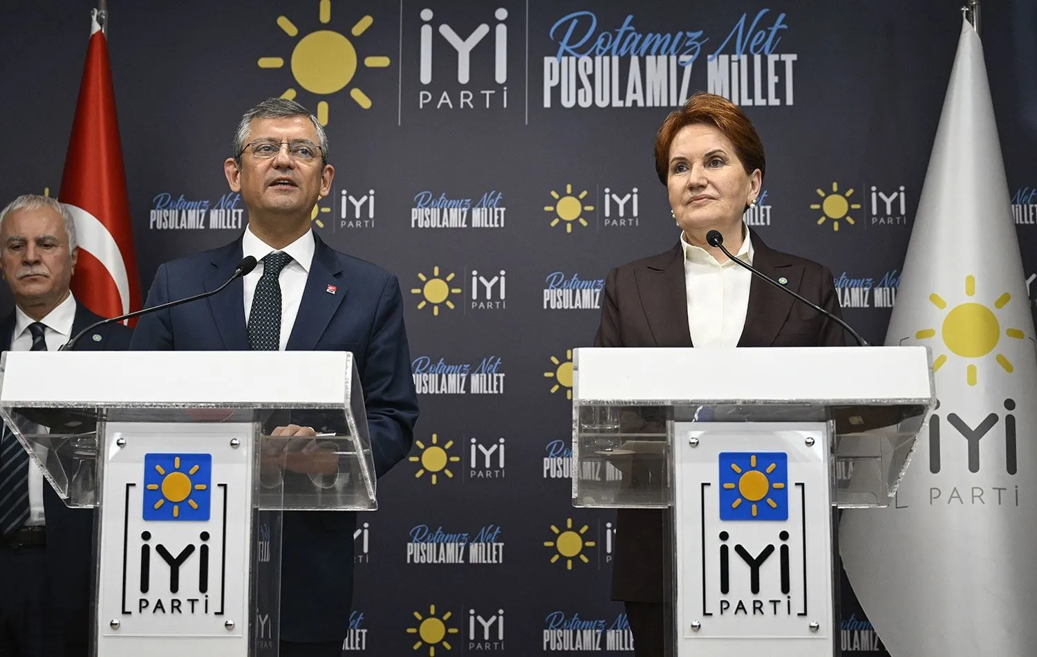 Akşener Özgür Özel'in Balıkesir'de jest isteğine yanıt verdi: Bıktım usandım midem bulanıyor artık