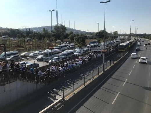 FSM Köprüsü’ndeki çalışmanın 2. gününde trafik yoğunluğu sürüyor