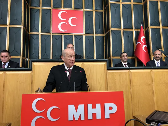 MHP lideri Devlet Bahçeli’den 23 Nisan mesajında DEM’e sert tepki: Türk bayrağını kabullenmeyen şerefsizler...