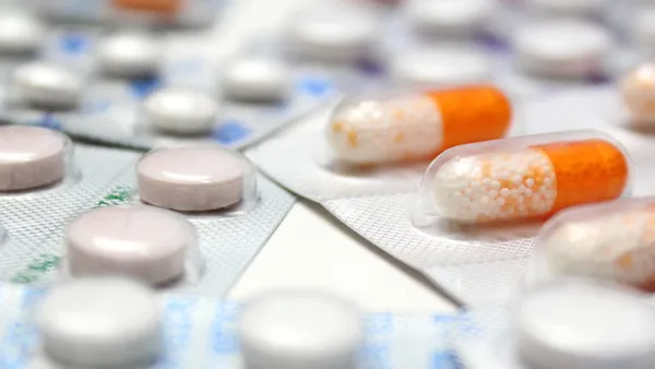 son-dakika-asidan-sonra-koronavirusun-ilaci-da-bulundu-acil-onay-basvurusu-yapildi-1607981527000.jpg Son dakika: Aşıdan sonra koronavirüsün ilacı da bulundu! Acil onay başvurusu yapıldı - 5