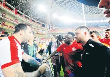 Eto'o'dan taraftara 100 bin Euro sözü