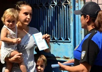 Adana’da polis kapı kapı gezip uyardı!