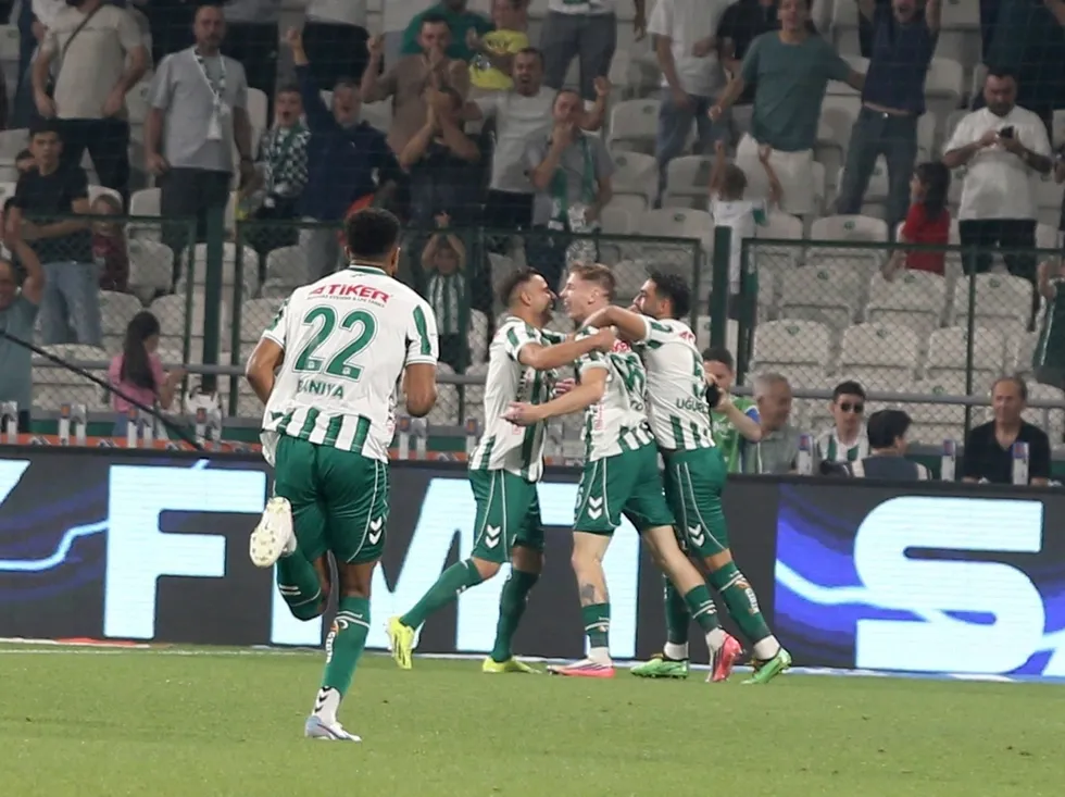 canli-anlatim-trabzonspor-konyaspor-1789238173742.jpg Derbi öncesi hesaplar bozuldu! Maç sonucu: Konyaspor 1-0 Trabzonspor - 3