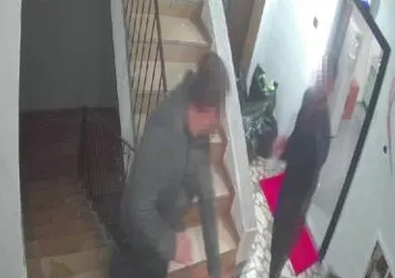Önce vuruldu ardından bıçaklanıp darp edildi! Dehşet anları kamerada