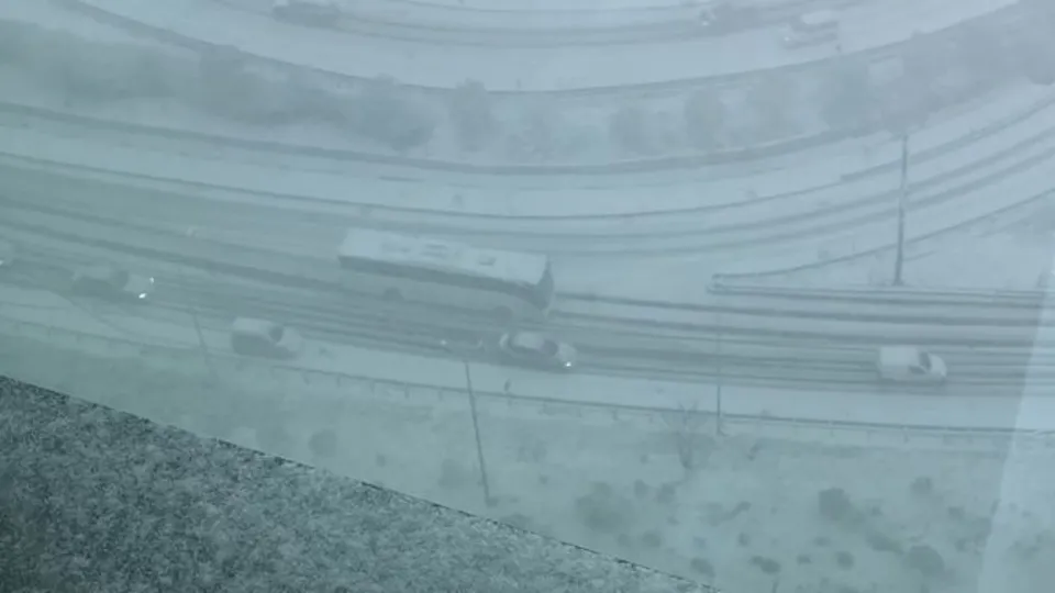 Kar yağışı İstanbul’u kilitledi!