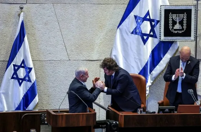 netanyahuya-dostundan-ziyaret-darbesi-milei-resmen-gelme-dedi-1759065970589.jpg Arjantin Devlet Başkanı Javier Milei, Knesset'teki özel oturumda (Arşiv)