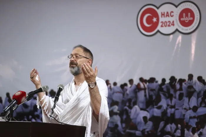 1718692395185.jpg Diyanet İşleri Başkanı Erbaş'tan "Diyanet'in Türkleri Suudi Arabistan'a şikayet ettiği" iddiasına tepki! - 4