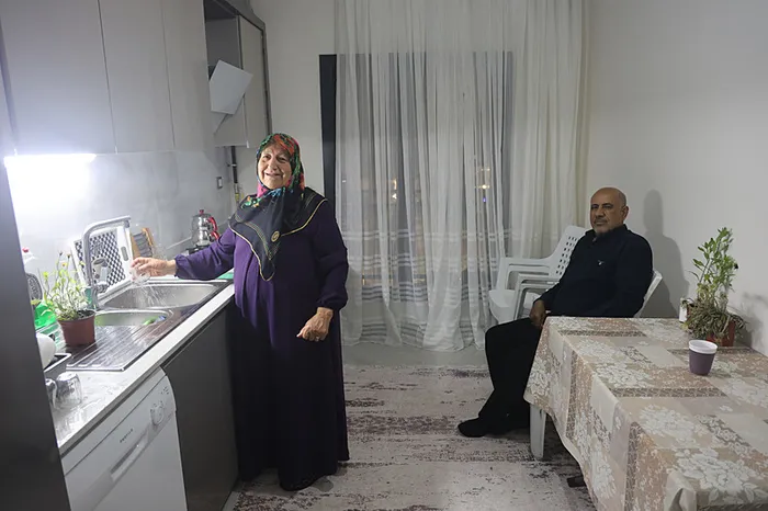 Bakan Kurum'a 9 evladının ismini tek solukta sayan depremzede baba gülümsetti - 2