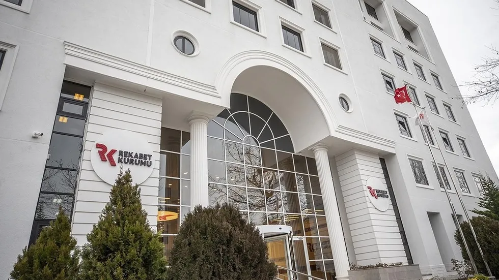 reklam-ve-gelir-kaybi-mercek-altinda-gazete-ve-televizyonlara-nefes-aldiracak-recete-1777438855818.jpeg Reklam ve gelir kaybı mercek altında! Gazete ve televizyonlara nefes aldıracak reçete - 3