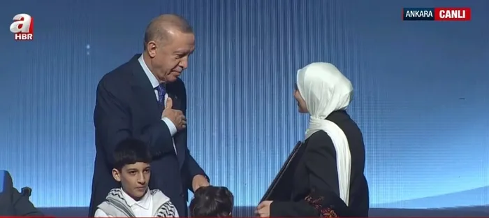 Fotoğraf ödülü Gazze’de çalışan Ali Jadallah’ın! İsrail engeliyle katılamadı ödülünü ailesi aldı | İşte ödül alan isimler