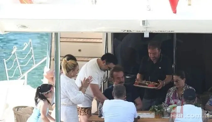 Orhan Gencebay 80'inci yaşını teknede kutladı! 3