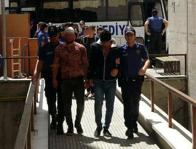 Beşik kertmesi kavgasında ortalık savaş alanına döndü! 6 kişi tutuklandı - 2
