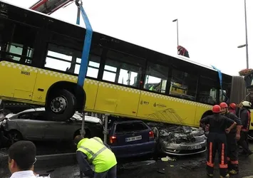 Metrobüs kazasındaki zararı İETT karşılayacak