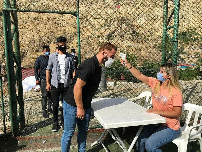 HDP'nin vaatleri boş çıktı, 11 bin nüfuslu ilçede 6 bin kişi AK Parti'ye üye oldu - 2
