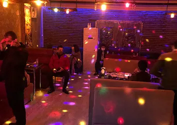 Konya'da 2 eğlence mekanındaki 47 kişiye koronavirüs cezası