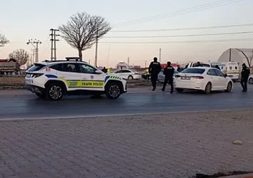 Polis aracı ve tır birbirine girdi! Kazadan acı haber: 1 şehit 2 yaralı