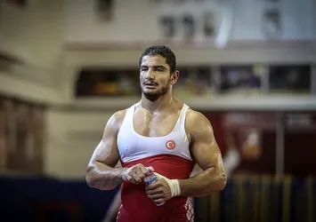 Selim Yaşar ve Taha Akgül finalde!